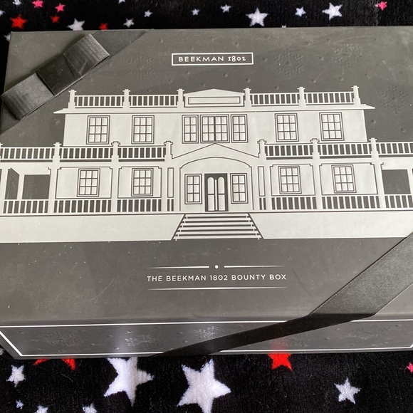 BEEKMAN 1802 collectible bounty box - Picture 3 of 3